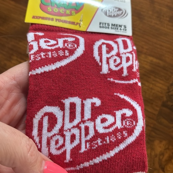 Dr Pepper novelty men’s women’s unisex Red Crew Socks  NWT - Picture 4 of 4